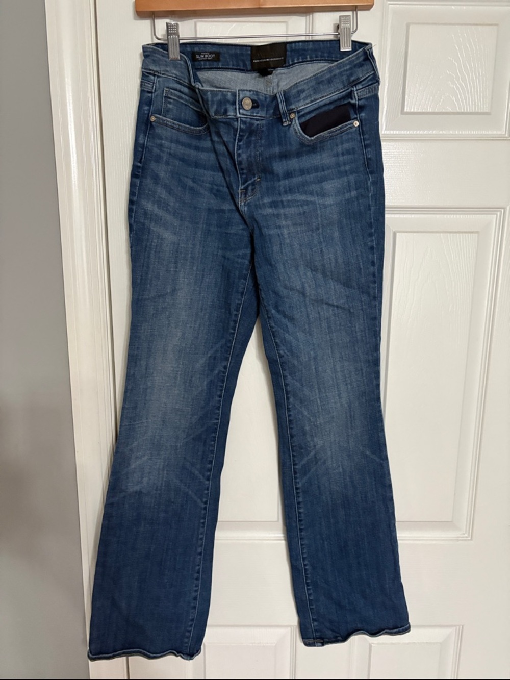 White House Black Market Women's Mid-Rise Slim Bootcut Jeans size 8